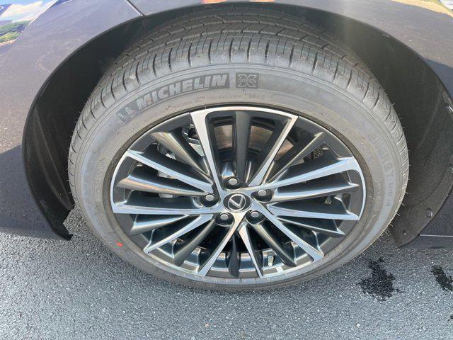 new 2025 Lexus ES 300h car, priced at $49,165