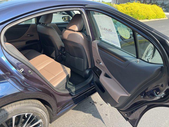 new 2025 Lexus ES 300h car, priced at $49,165