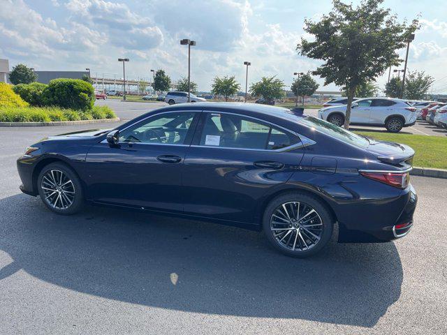 new 2025 Lexus ES 300h car, priced at $49,165