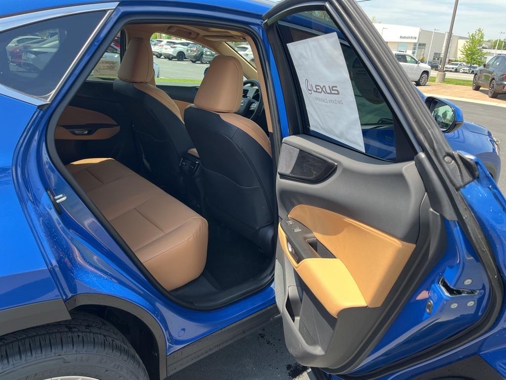 new 2025 Lexus NX 350 car