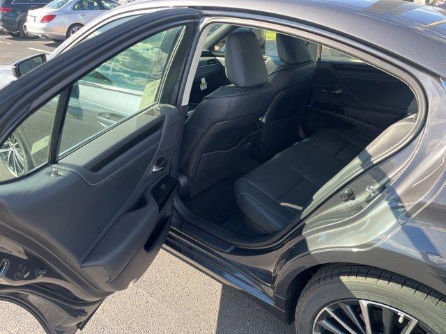 new 2025 Lexus ES 300h car, priced at $50,925