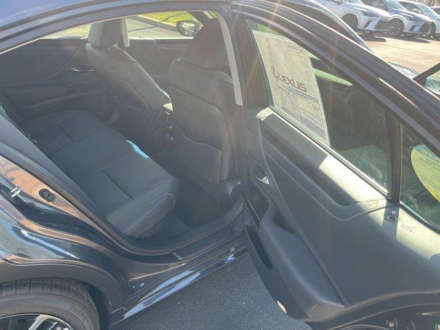 new 2025 Lexus ES 300h car, priced at $50,925