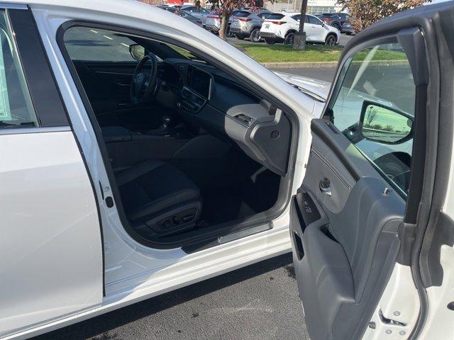 new 2025 Lexus ES 350 car, priced at $50,225