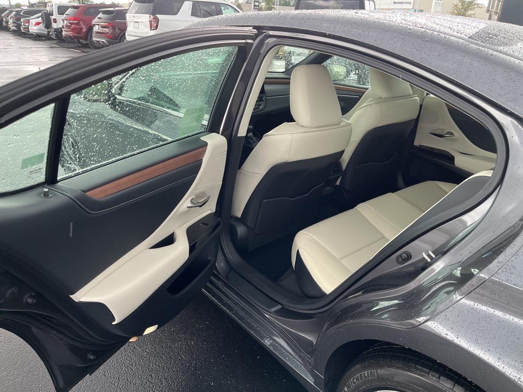 new 2025 Lexus ES 350 car, priced at $50,889