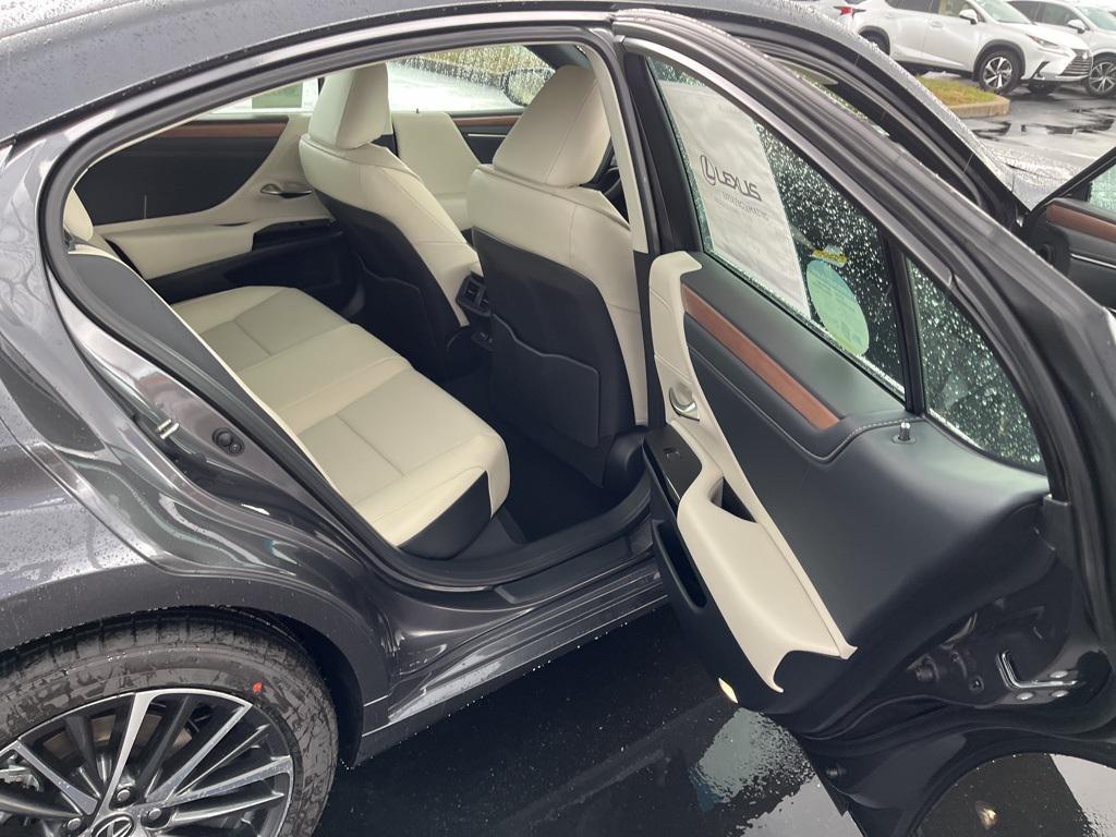 new 2025 Lexus ES 350 car, priced at $50,889