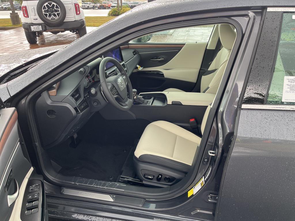 new 2025 Lexus ES 350 car, priced at $50,889