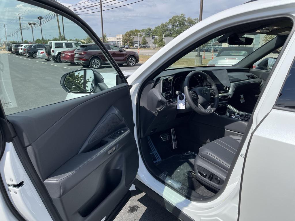 new 2025 Lexus TX 500h car, priced at $73,615