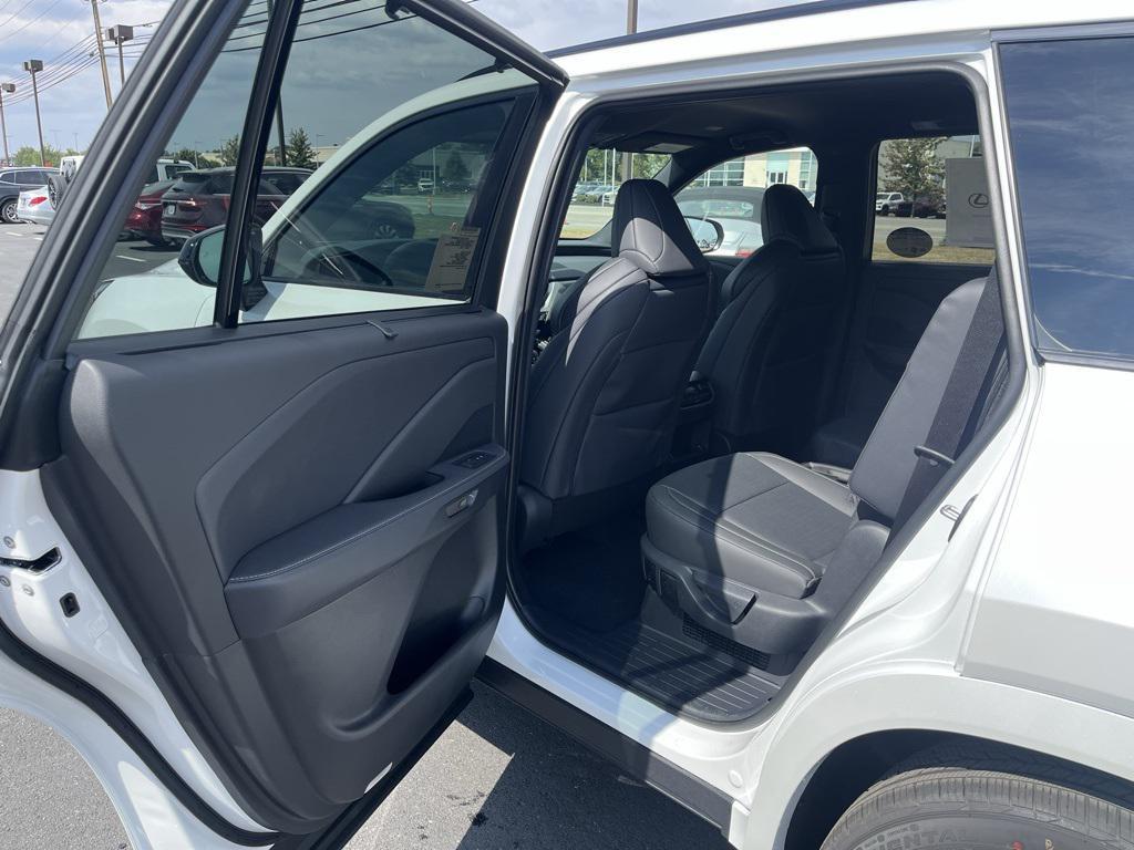 new 2025 Lexus TX 500h car, priced at $73,615