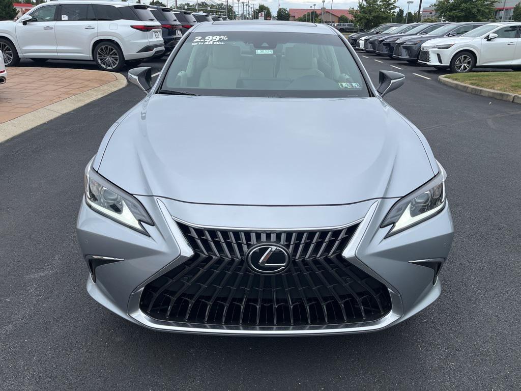 new 2025 Lexus ES 300h car, priced at $51,899