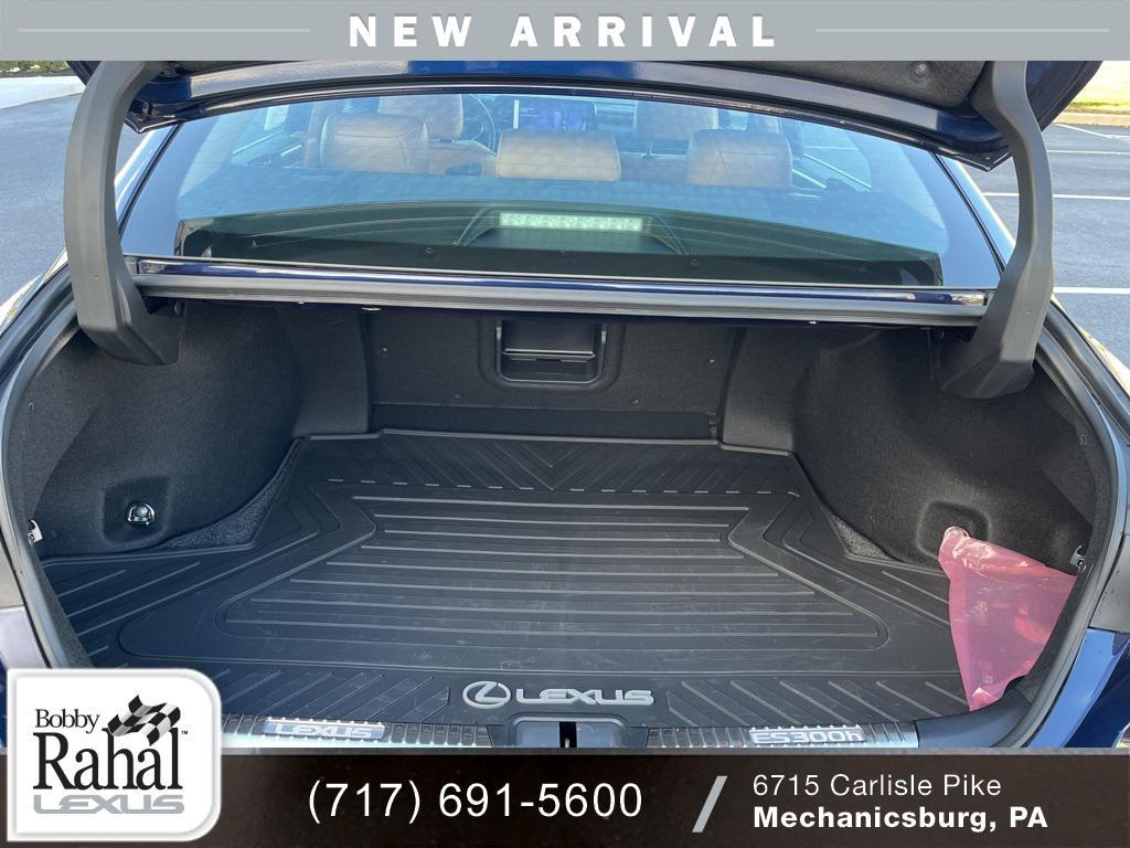 used 2025 Lexus ES 300h car, priced at $43,950