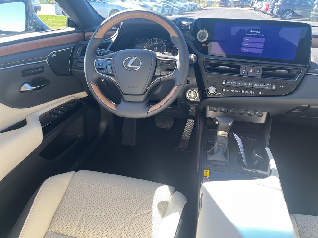 new 2025 Lexus ES 350 car, priced at $53,539