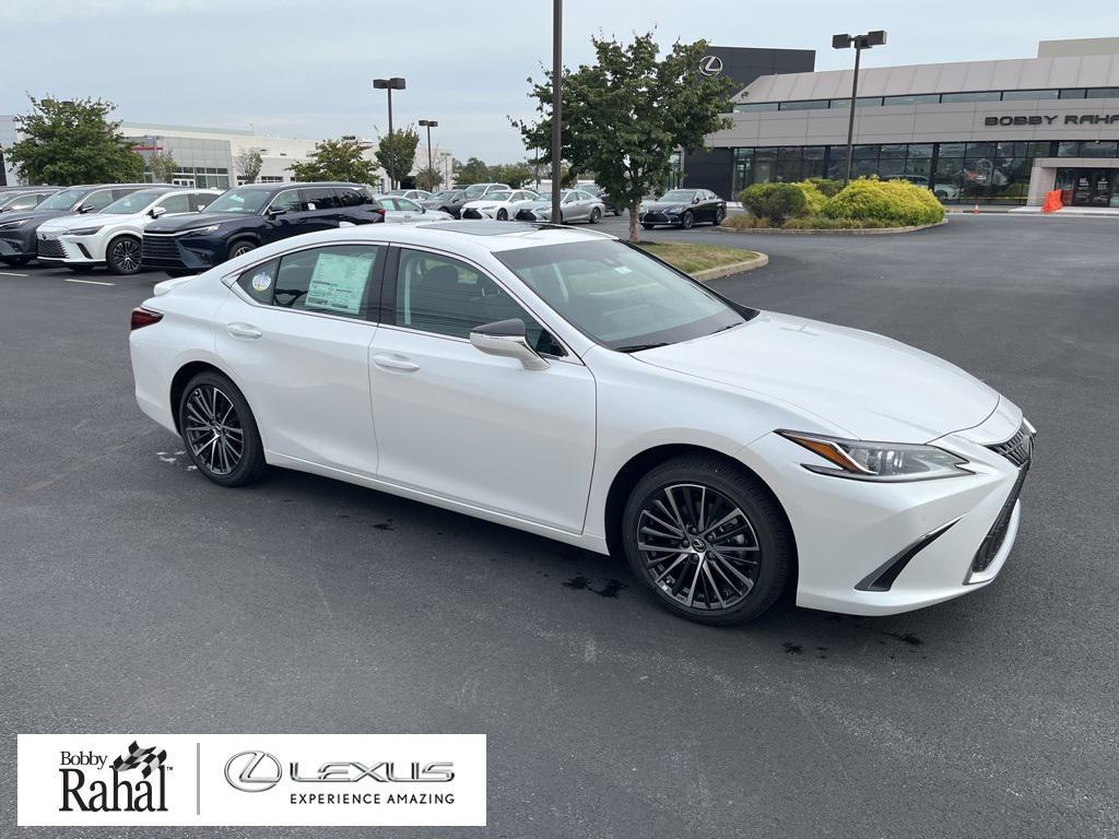 new 2025 Lexus ES 300h car, priced at $51,439