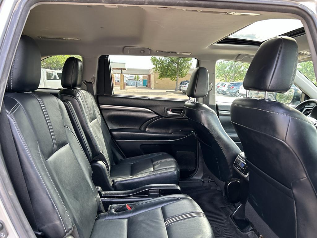 used 2017 Toyota Highlander car