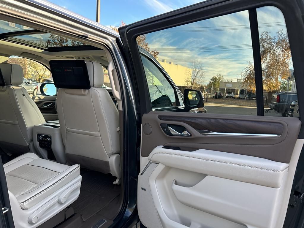 used 2022 GMC Yukon XL car