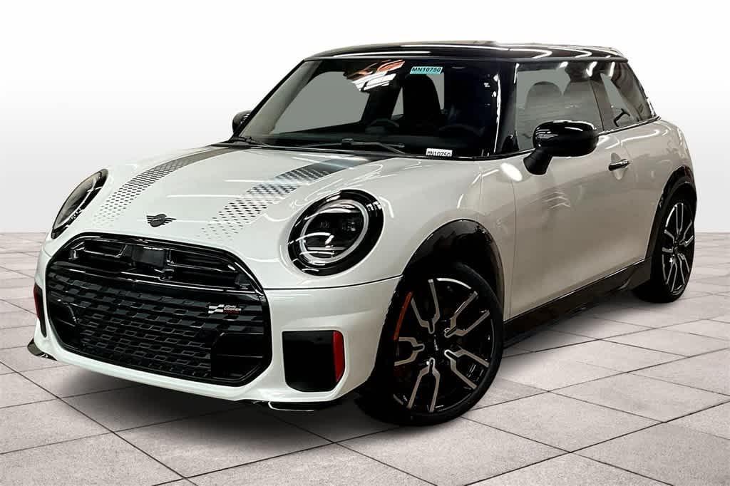 new 2025 MINI Hardtop car