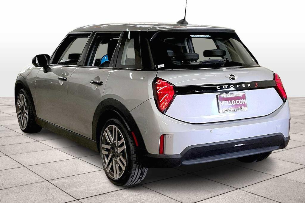 used 2025 MINI Hardtop car, priced at $32,992