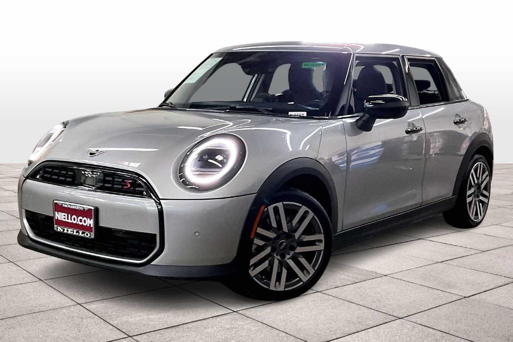 used 2025 MINI Hardtop car, priced at $32,992