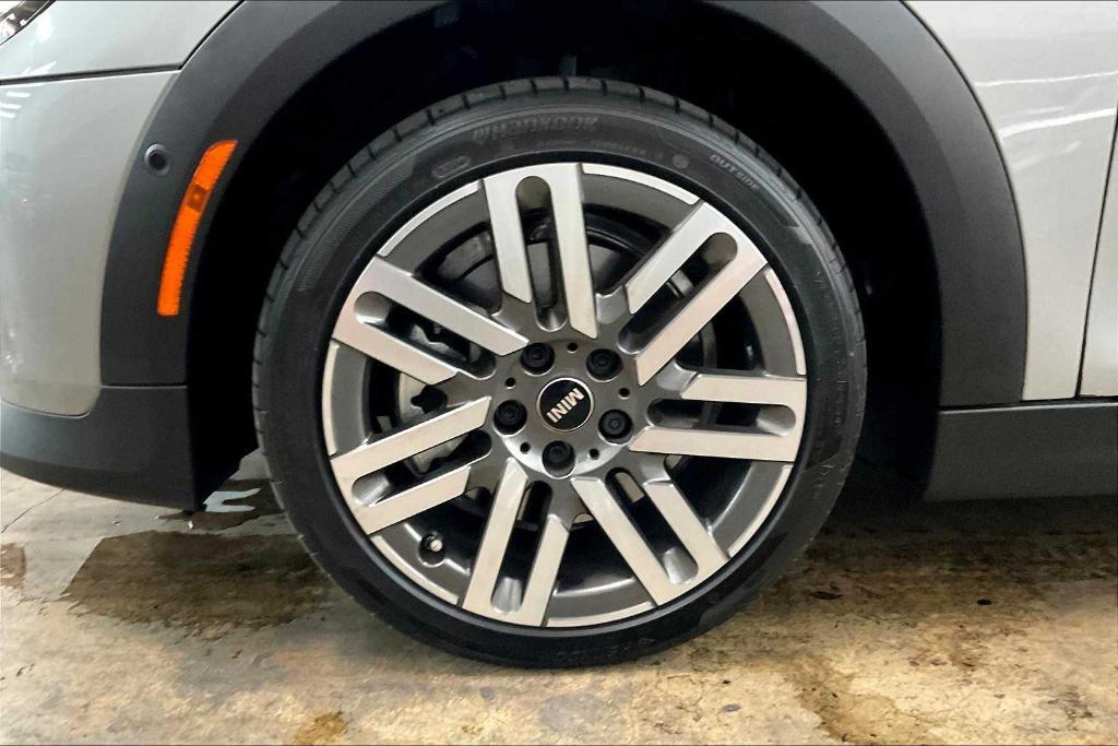 used 2025 MINI Hardtop car, priced at $32,992