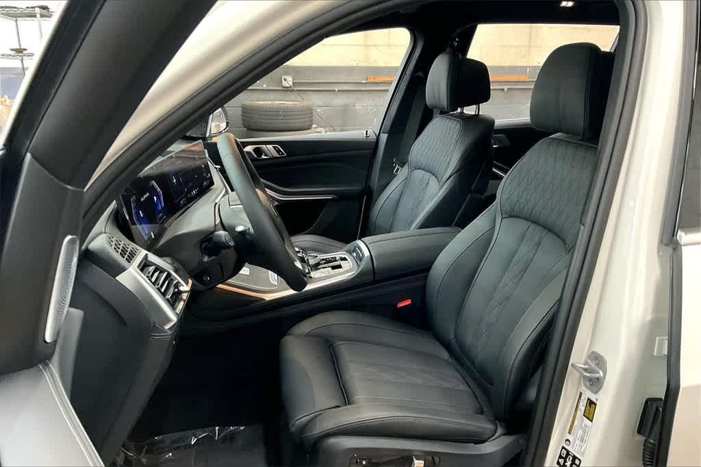 new 2025 BMW ALPINA XB7 car, priced at $159,695