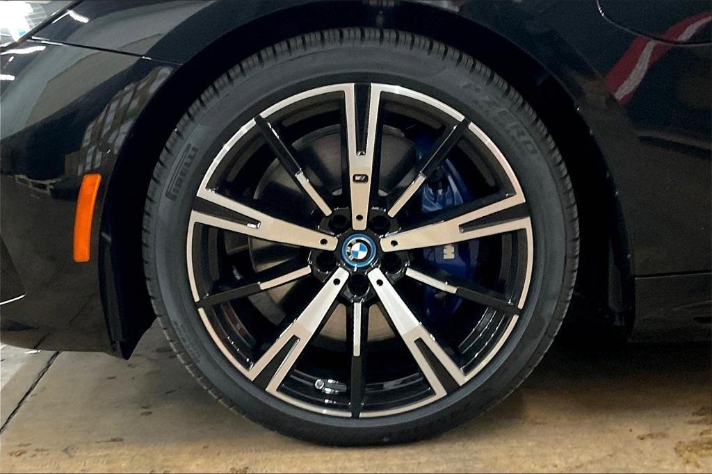 new 2025 BMW 550e car, priced at $80,125