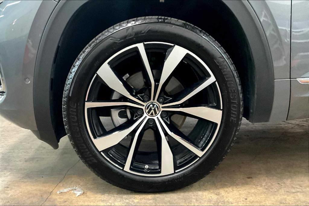 used 2024 Volkswagen Atlas car, priced at $44,694