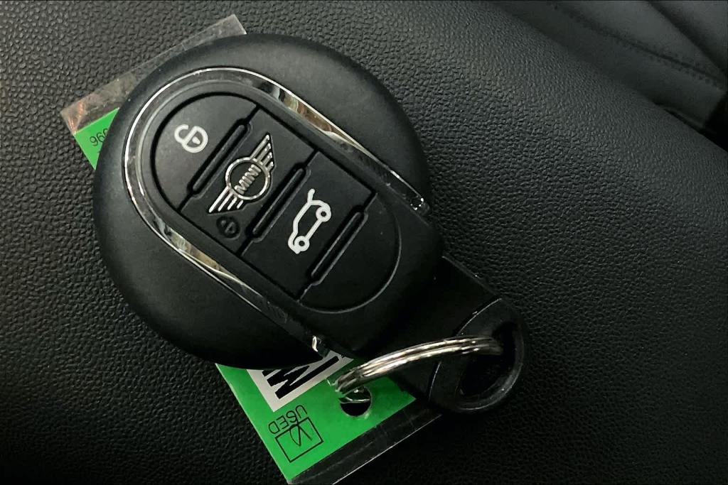 used 2024 MINI Hardtop car, priced at $27,697