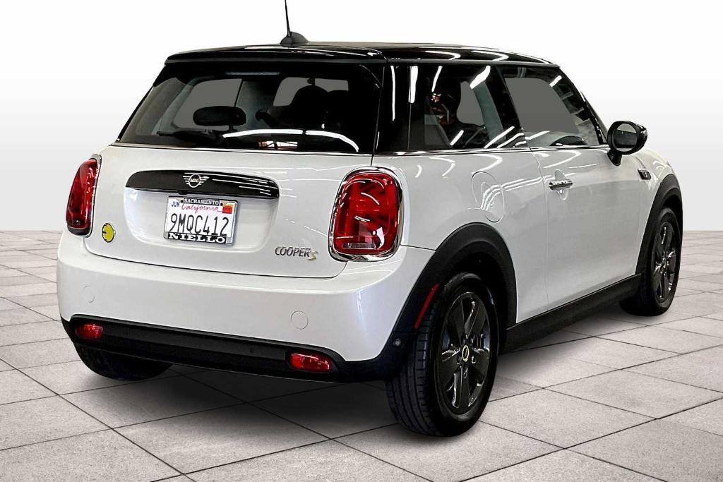 used 2024 MINI SE Hardtop car, priced at $23,494