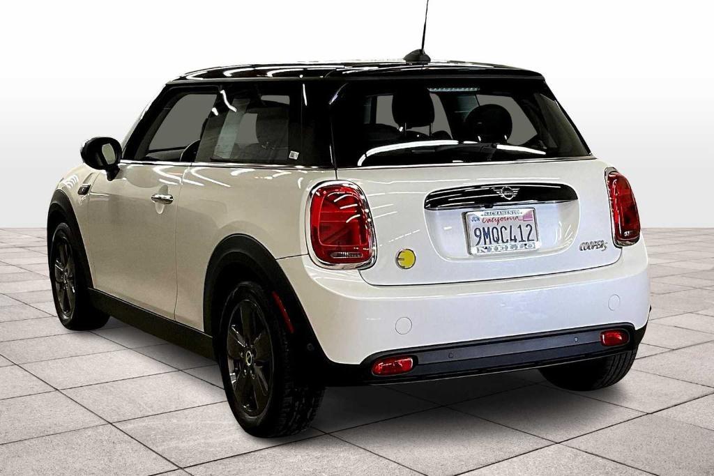 used 2024 MINI SE Hardtop car, priced at $23,494