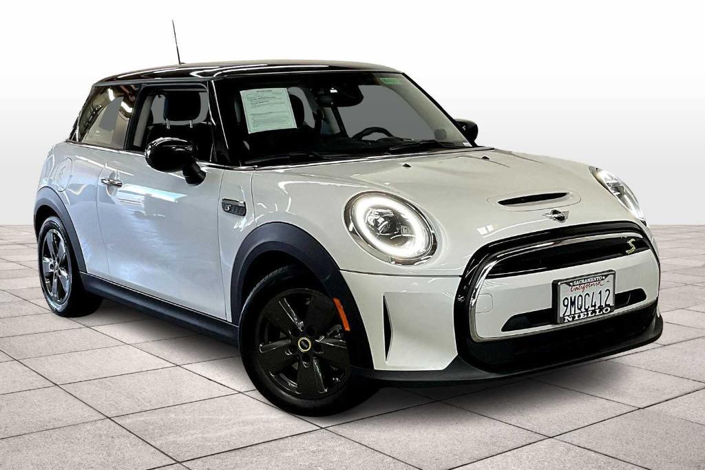 used 2024 MINI SE Hardtop car, priced at $23,494