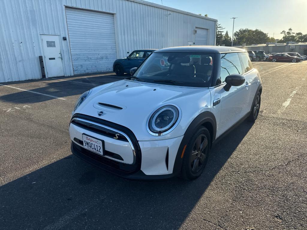 used 2024 MINI SE Hardtop car, priced at $26,447