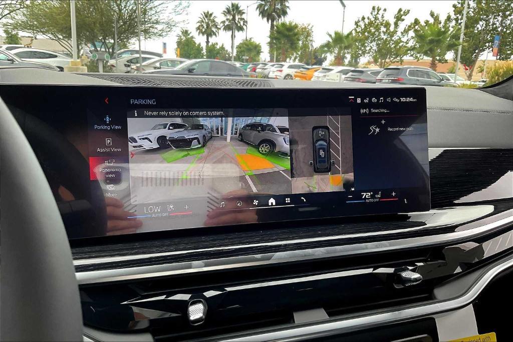 new 2026 BMW X7 car, priced at $124,975