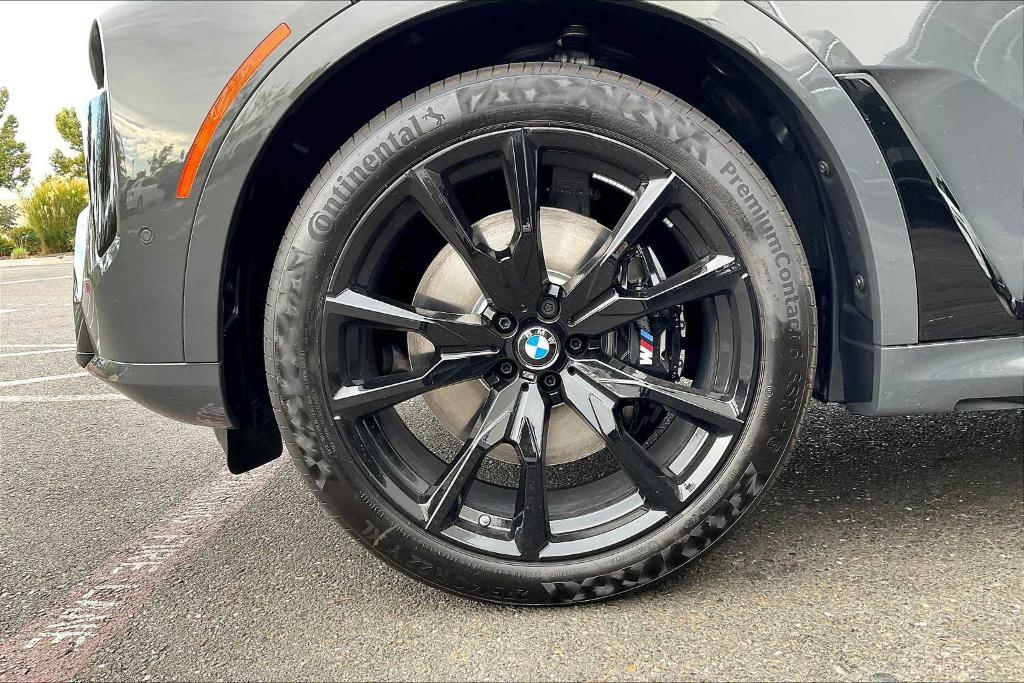 new 2026 BMW X7 car, priced at $124,975