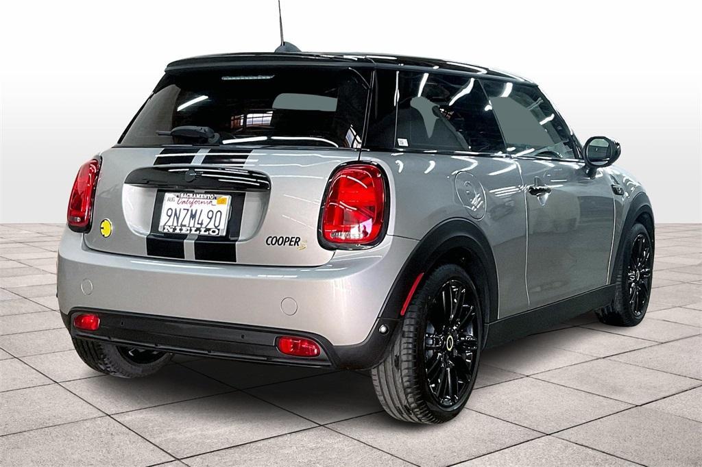 used 2024 MINI SE Hardtop car, priced at $26,377