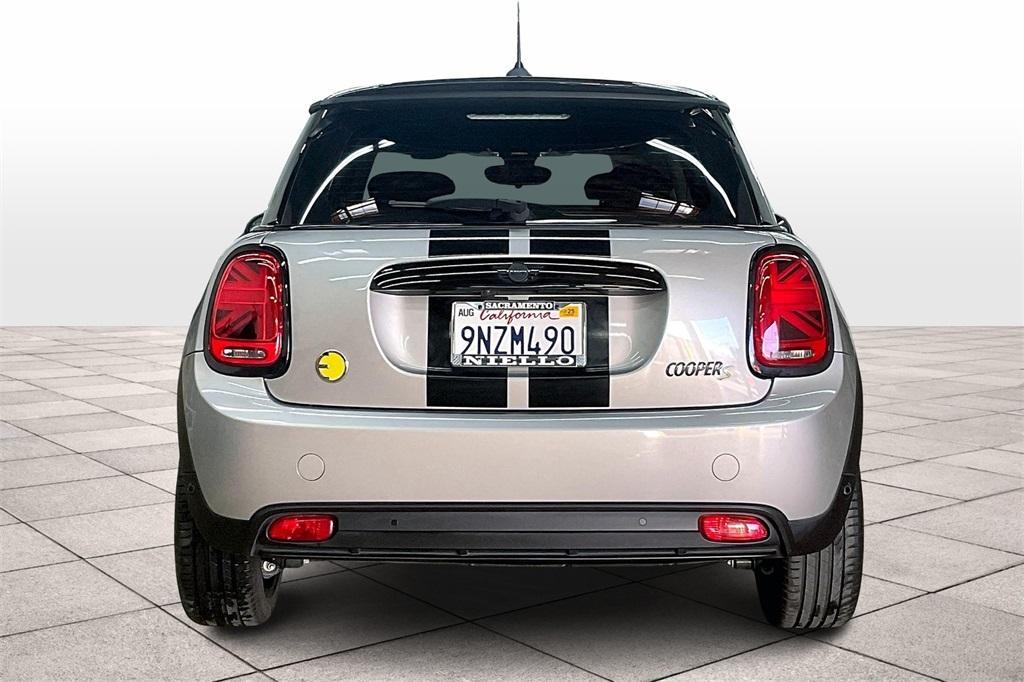 used 2024 MINI SE Hardtop car, priced at $26,377