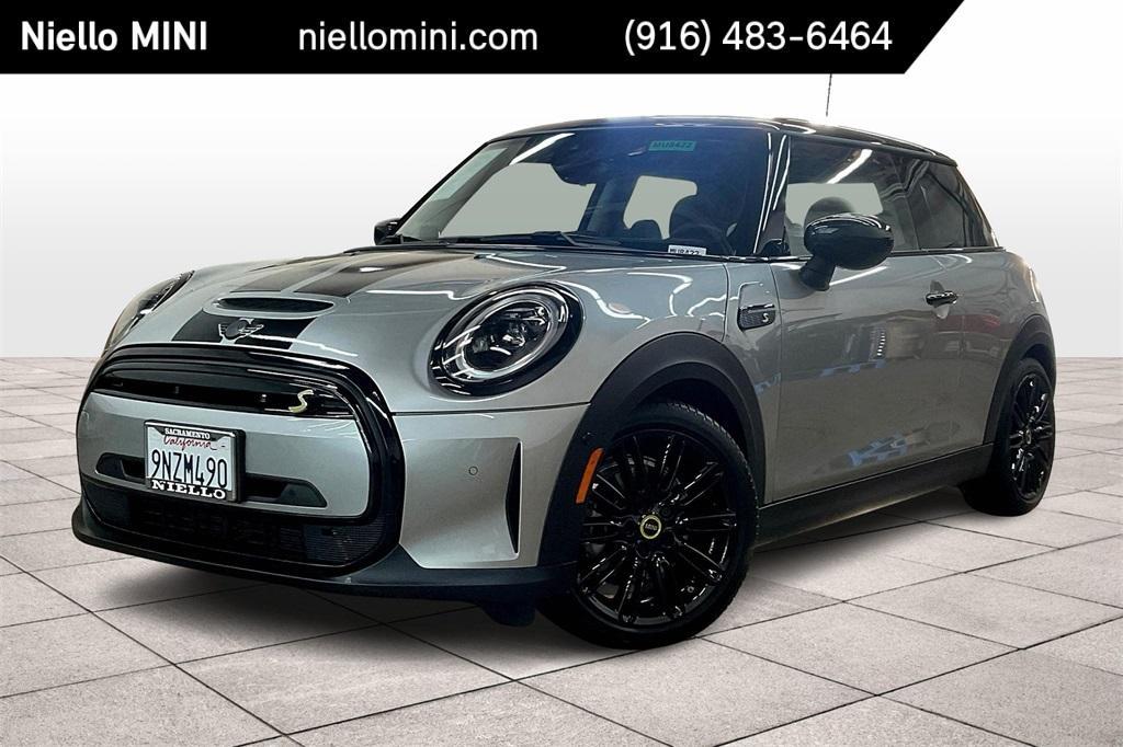 used 2024 MINI SE Hardtop car, priced at $26,266