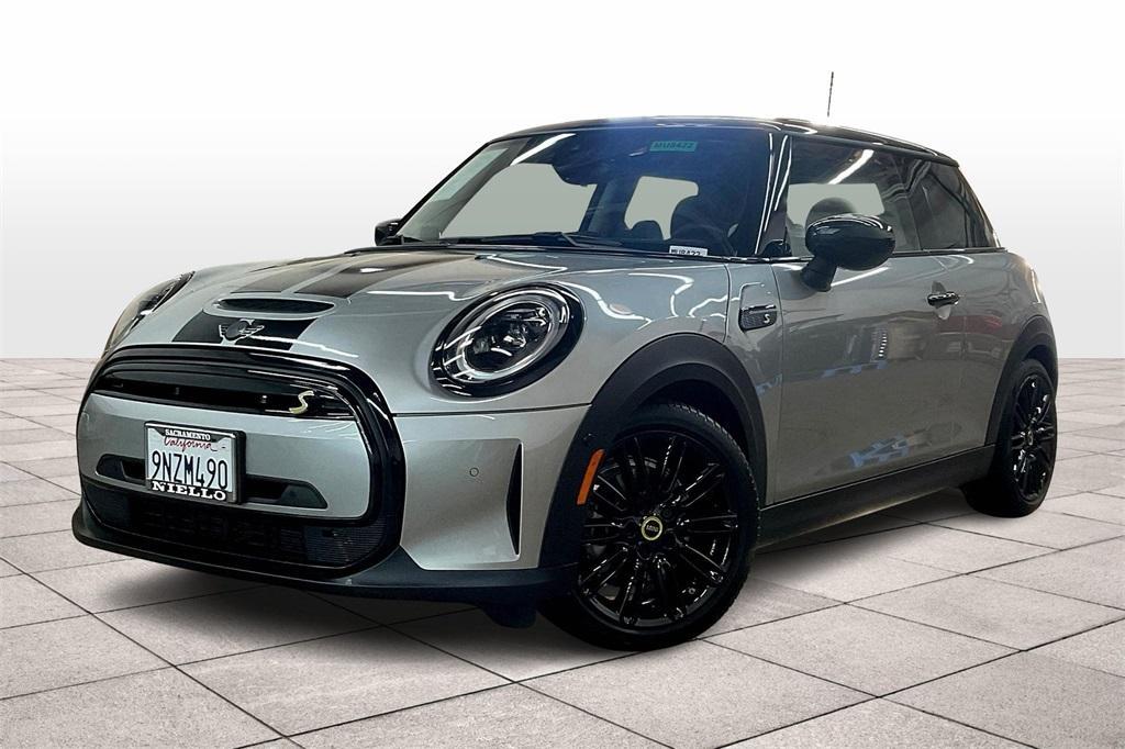 used 2024 MINI SE Hardtop car, priced at $26,377