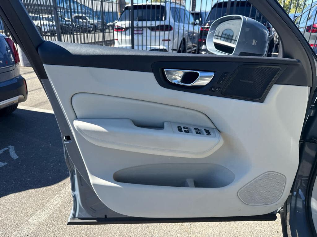 used 2023 Volvo XC60 car, priced at $38,998