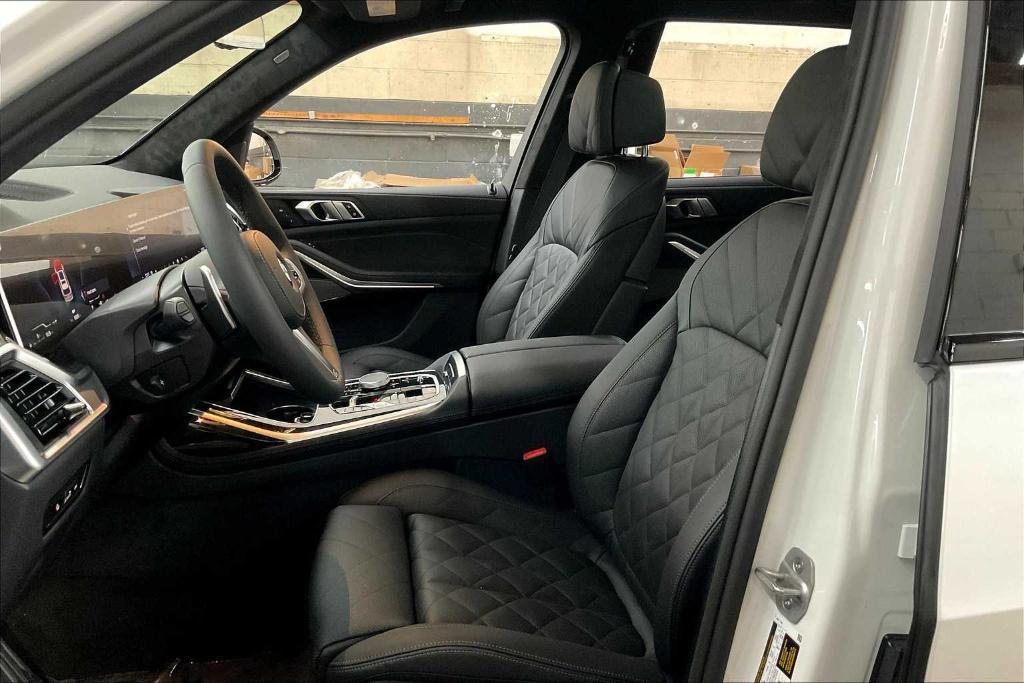 new 2026 BMW X7 car, priced at $98,475