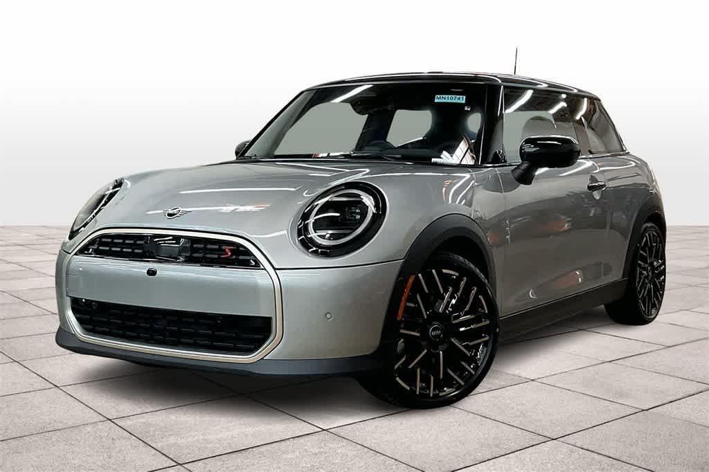 new 2025 MINI Hardtop car, priced at $38,920