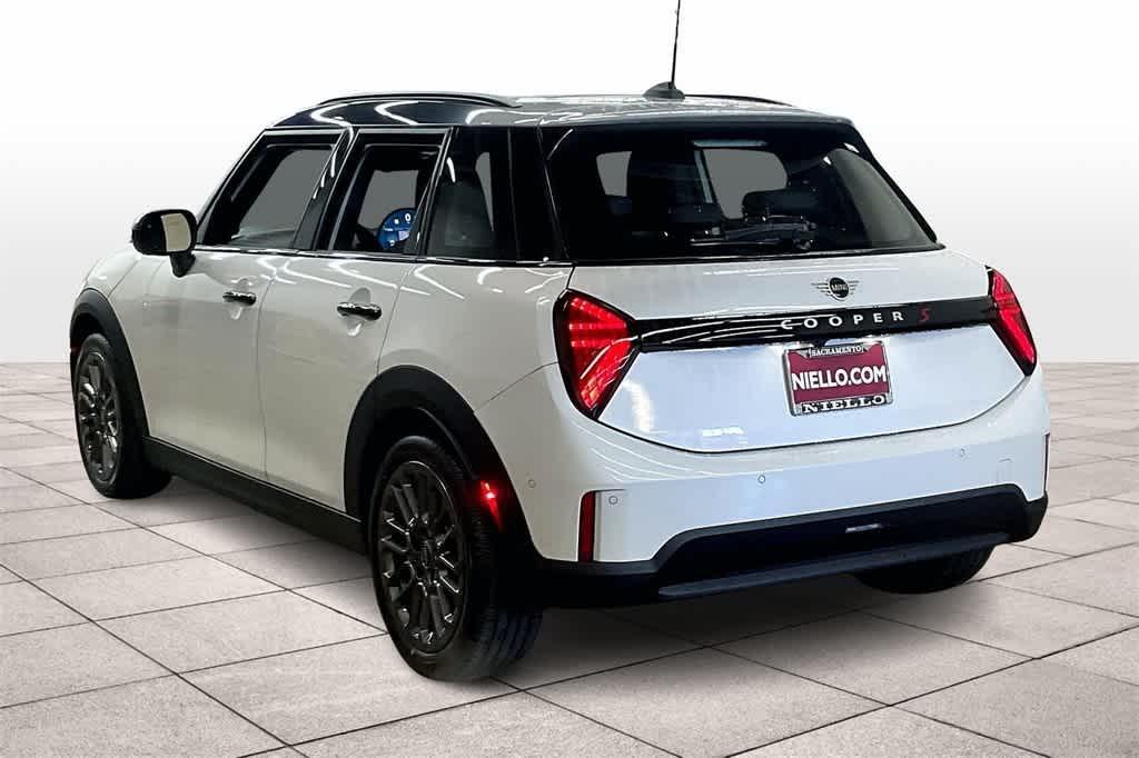 new 2025 MINI Hardtop car, priced at $39,230