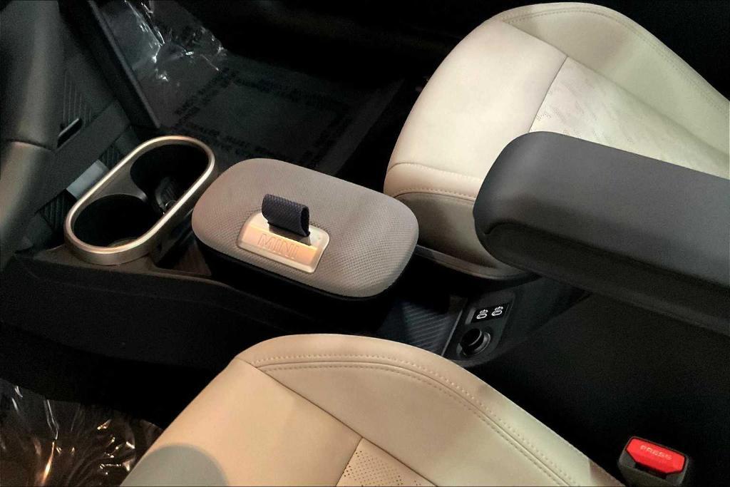 used 2025 MINI Hardtop car, priced at $33,993