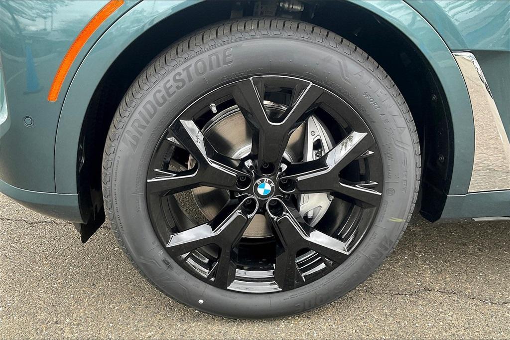 new 2025 BMW X7 car, priced at $91,820