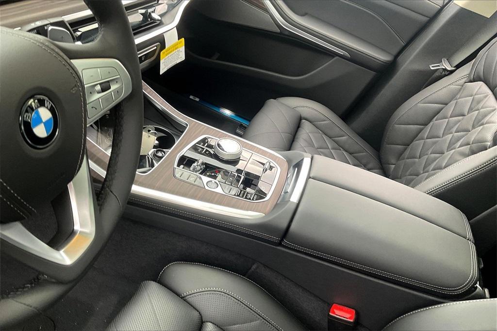 new 2025 BMW X7 car, priced at $91,820