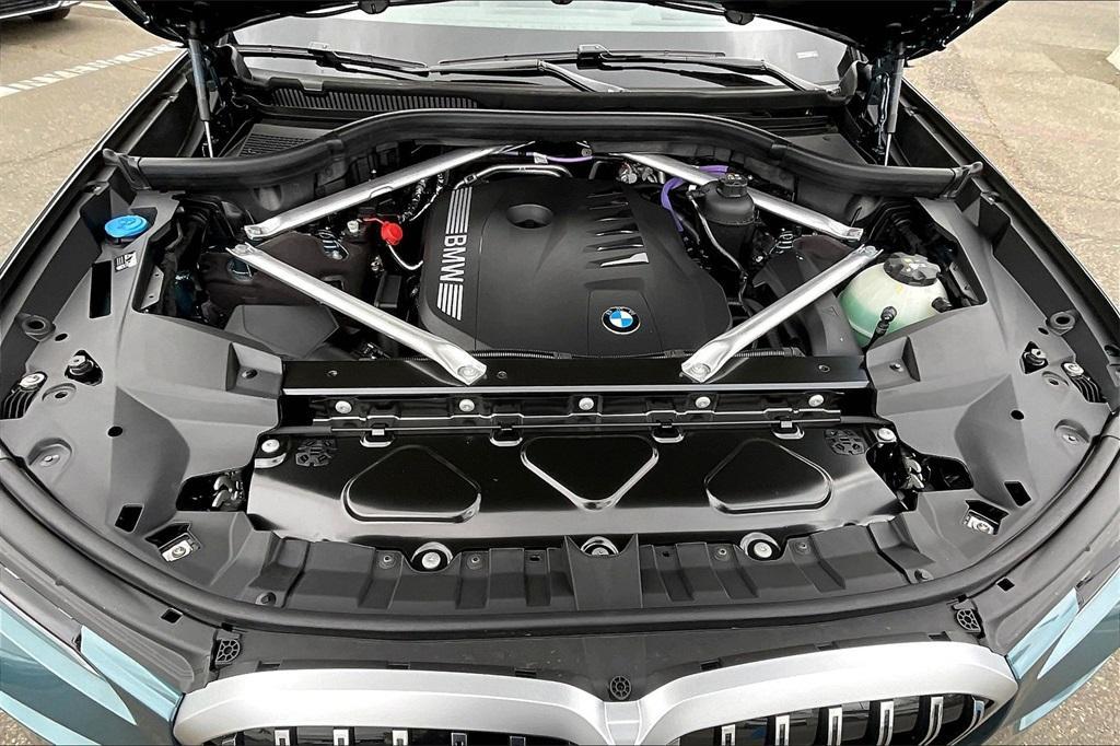 new 2025 BMW X7 car, priced at $91,820