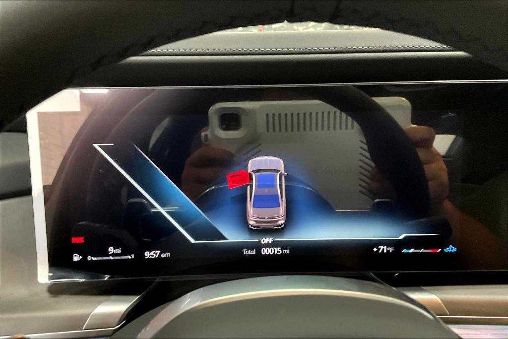 new 2025 BMW 760 car, priced at $133,775
