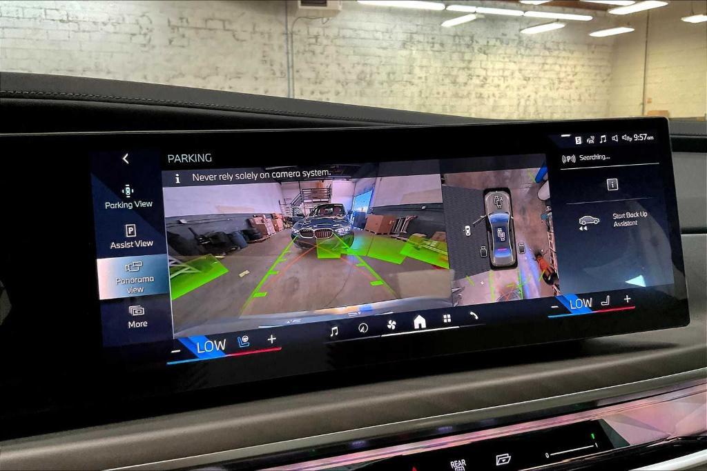 new 2025 BMW 760 car, priced at $133,775