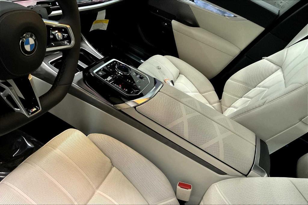new 2025 BMW 760 car, priced at $133,775
