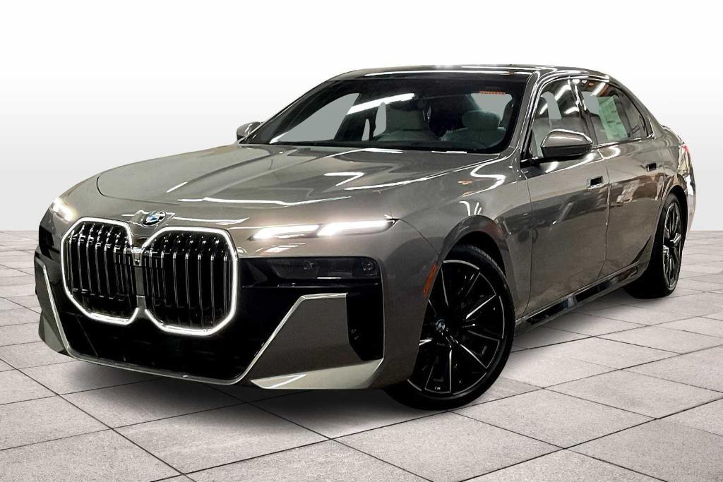new 2025 BMW 760 car, priced at $133,775