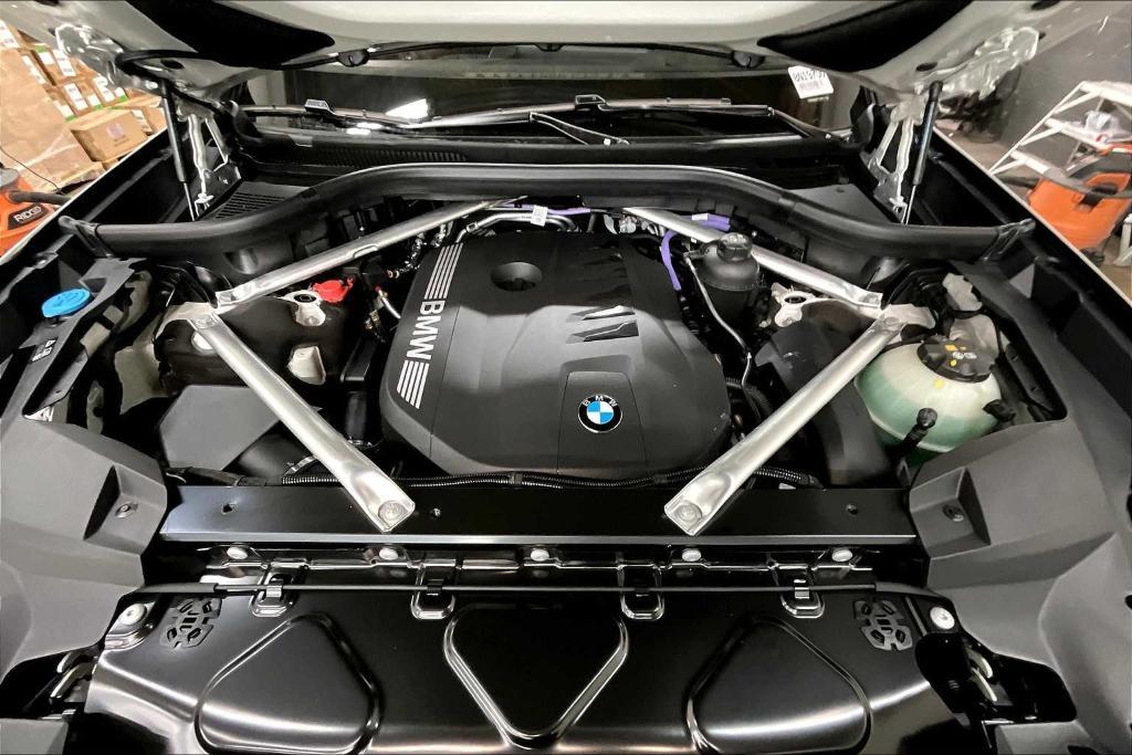 new 2026 BMW X7 car, priced at $98,125