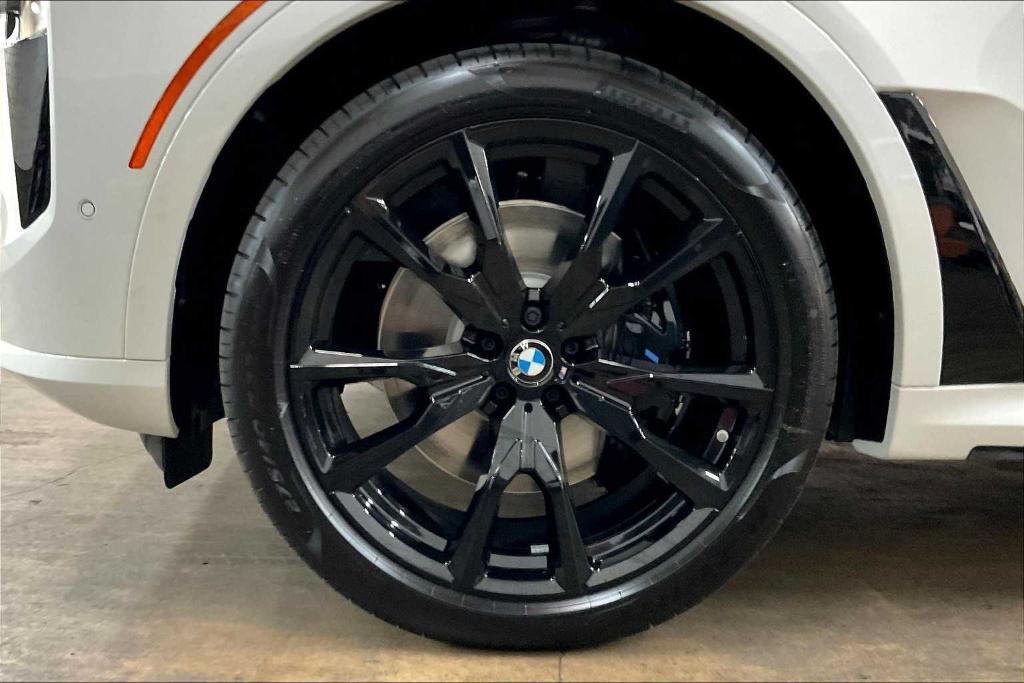 new 2026 BMW X7 car, priced at $98,125